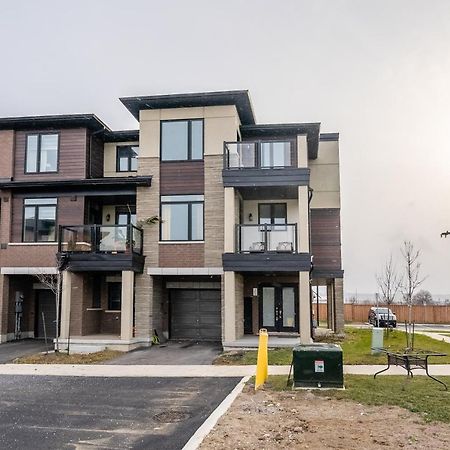 Modern Hamilton Homes Lake Ontario Shore By Globalstay Esterno foto