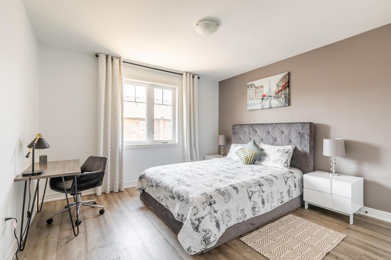 Modern Hamilton Homes Lake Ontario Shore By Globalstay Esterno foto