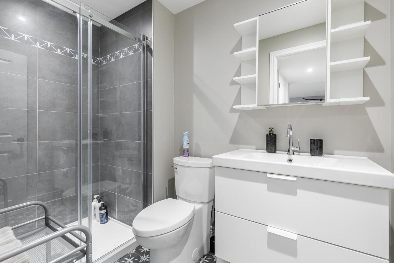 Modern Hamilton Homes Lake Ontario Shore By Globalstay Esterno foto