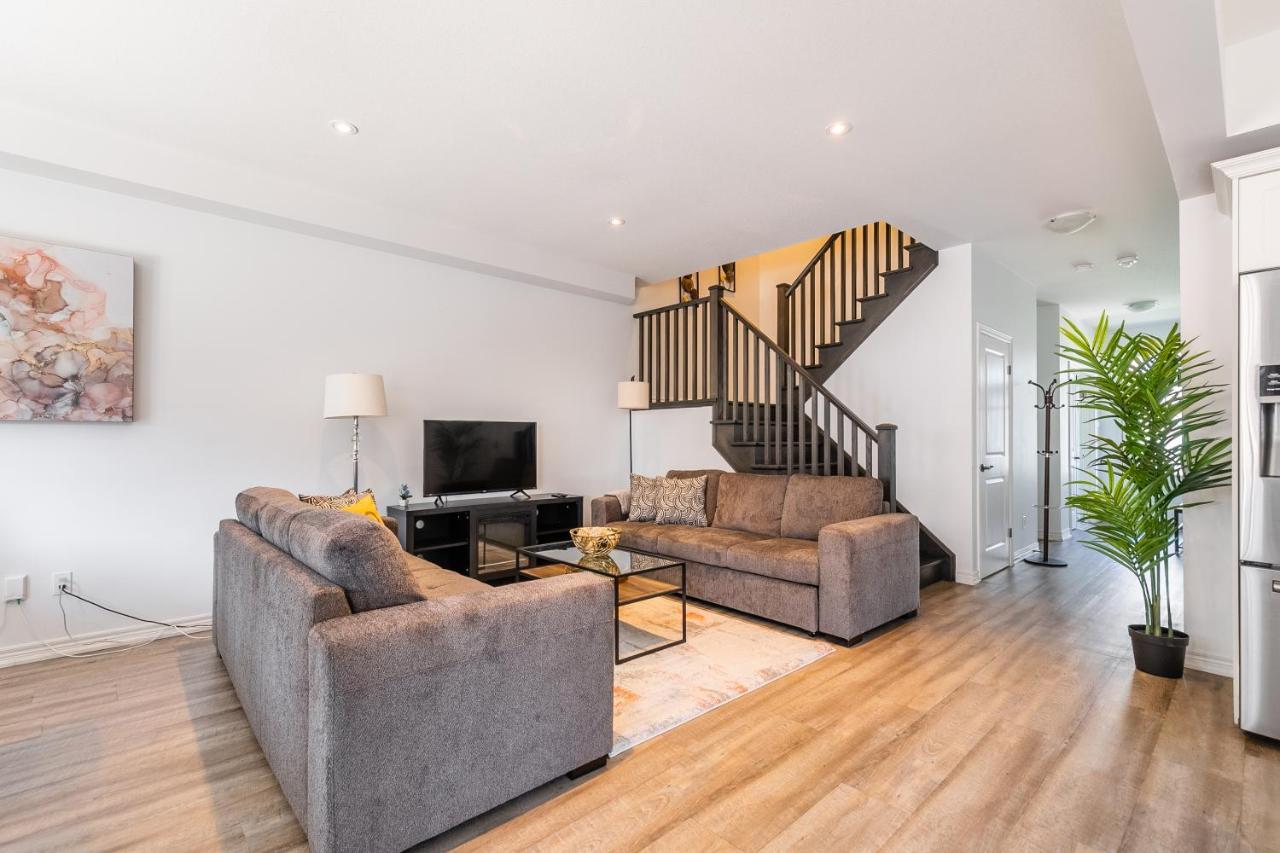 Modern Hamilton Homes Lake Ontario Shore By Globalstay Esterno foto
