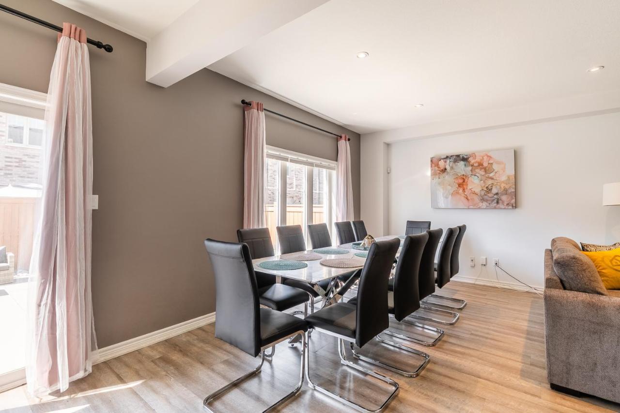 Modern Hamilton Homes Lake Ontario Shore By Globalstay Esterno foto