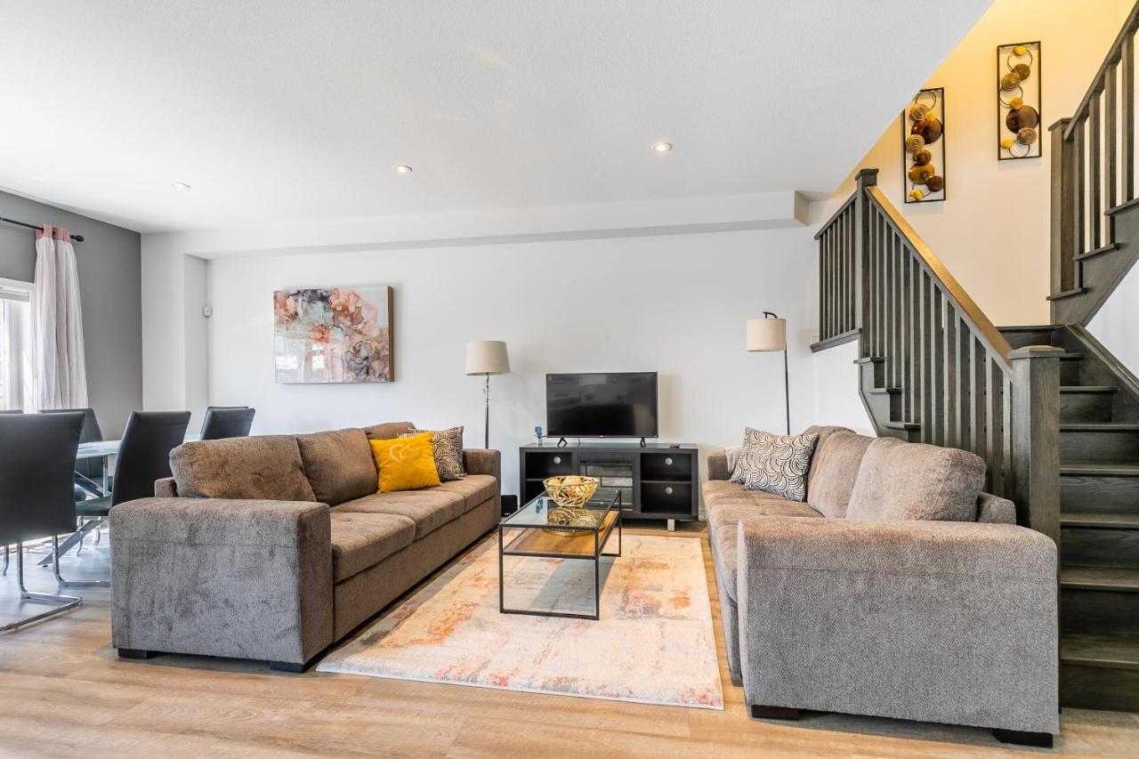 Modern Hamilton Homes Lake Ontario Shore By Globalstay Esterno foto