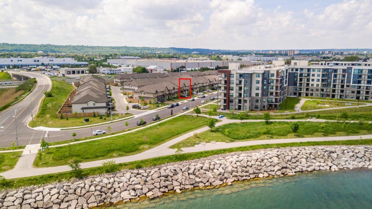 Modern Hamilton Homes Lake Ontario Shore By Globalstay Esterno foto