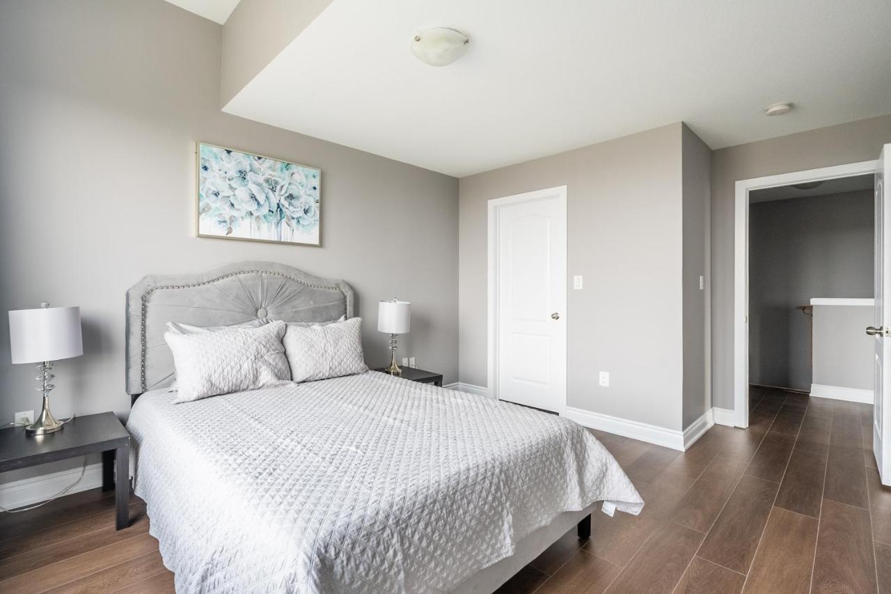 Modern Hamilton Homes Lake Ontario Shore By Globalstay Esterno foto