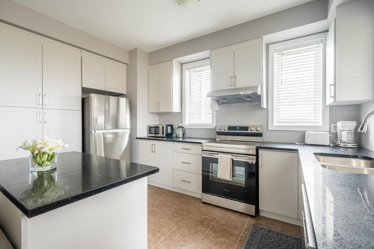 Modern Hamilton Homes Lake Ontario Shore By Globalstay Esterno foto