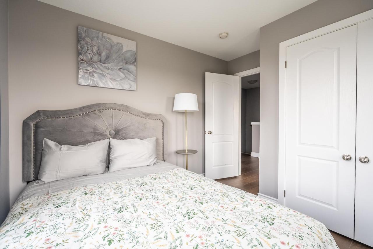 Modern Hamilton Homes Lake Ontario Shore By Globalstay Esterno foto