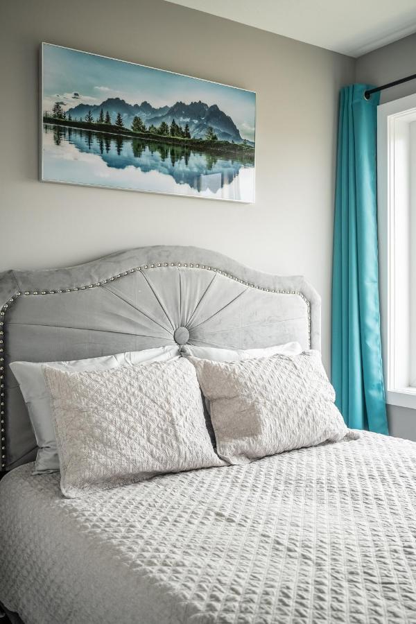 Modern Hamilton Homes Lake Ontario Shore By Globalstay Esterno foto