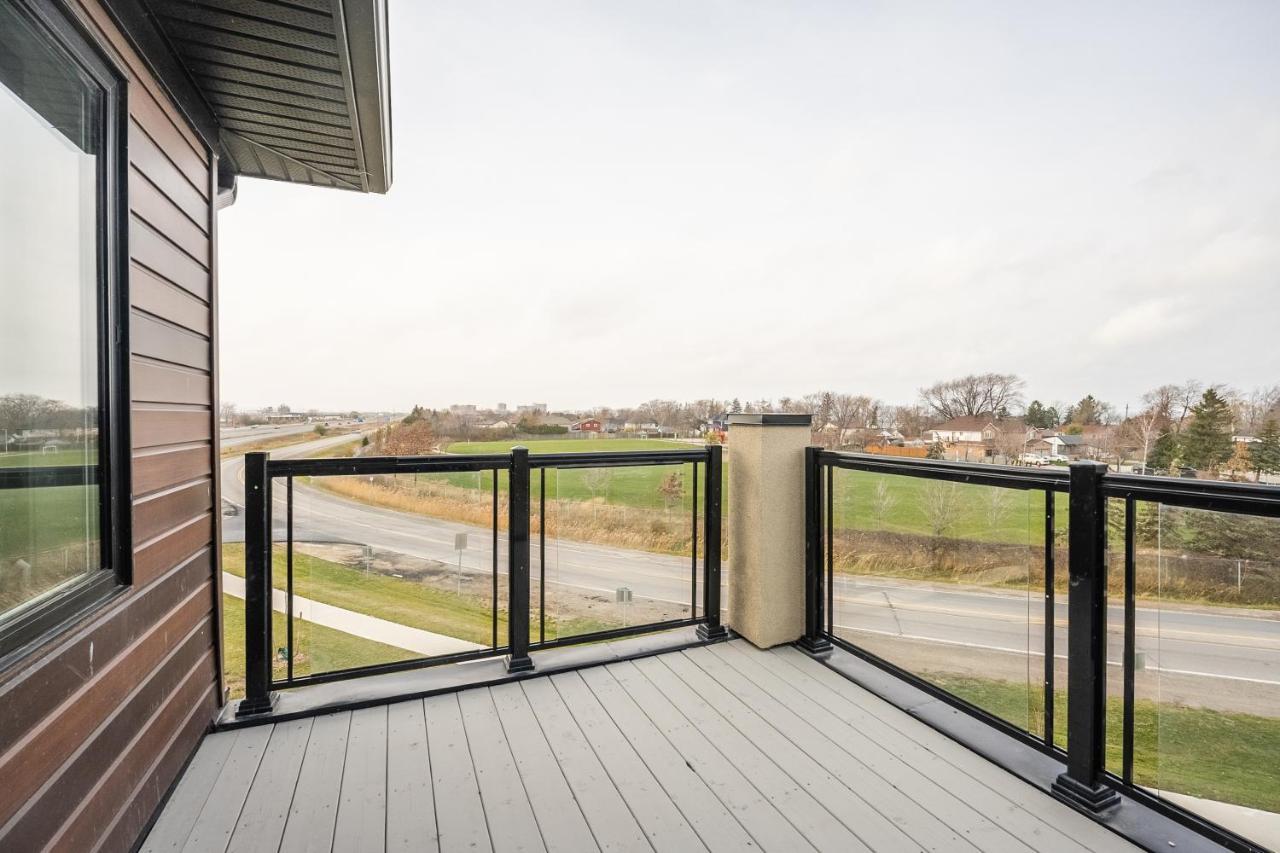 Modern Hamilton Homes Lake Ontario Shore By Globalstay Esterno foto