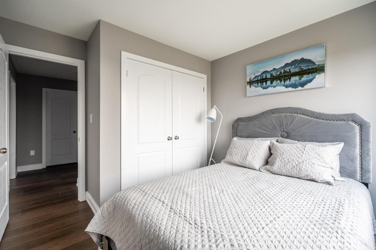 Modern Hamilton Homes Lake Ontario Shore By Globalstay Esterno foto